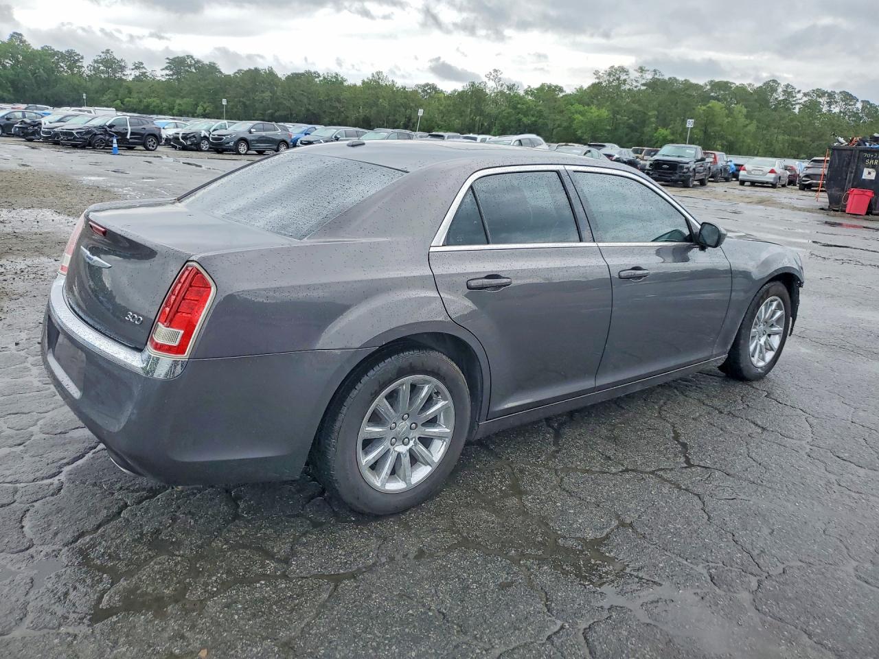 2014 CHRYSLER 300 photo 5