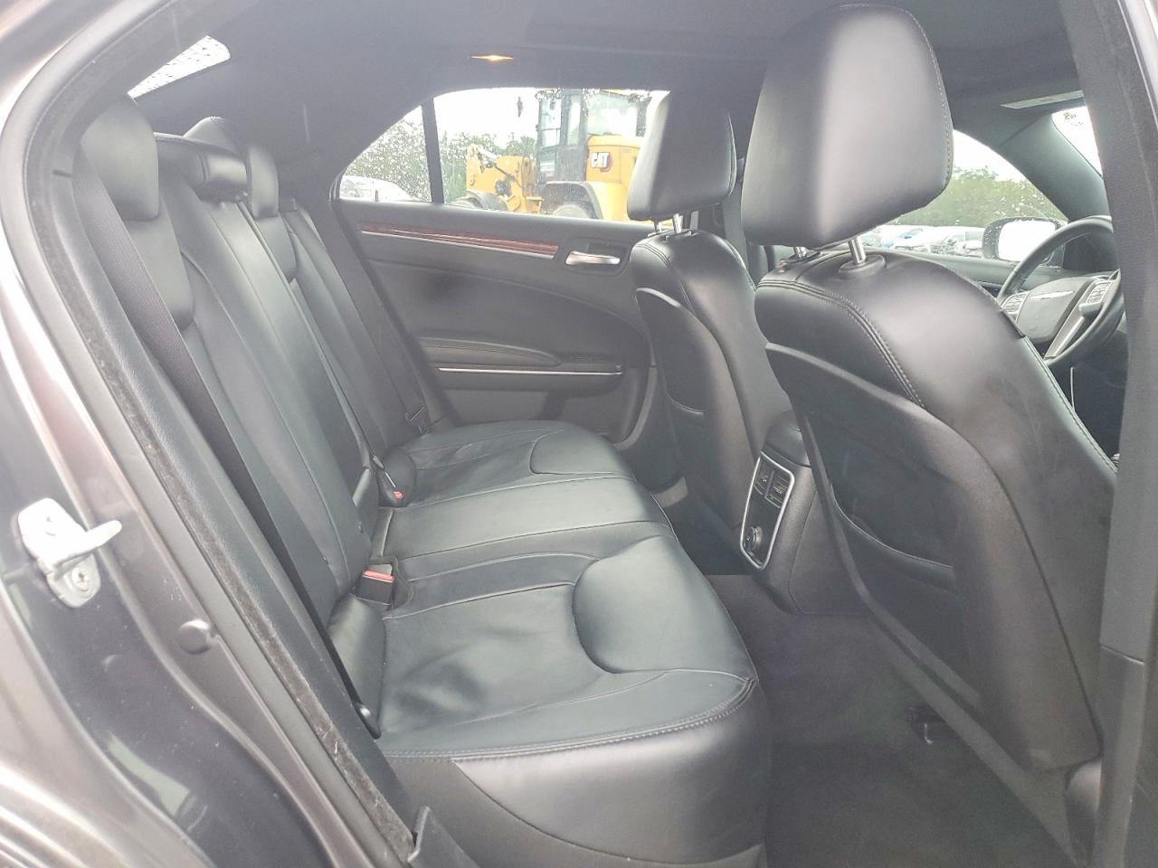 2014 CHRYSLER 300 photo 19