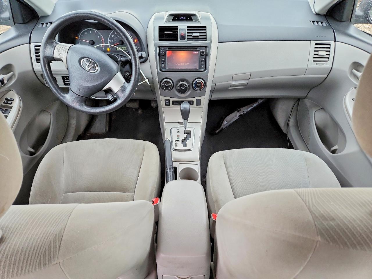 2013 TOYOTA COROLLA LE photo 22