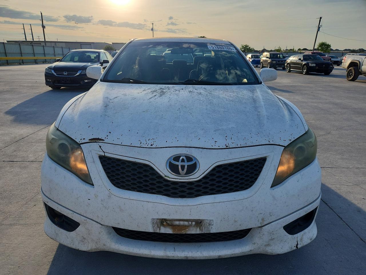 2010 TOYOTA CAMRY SE photo 5