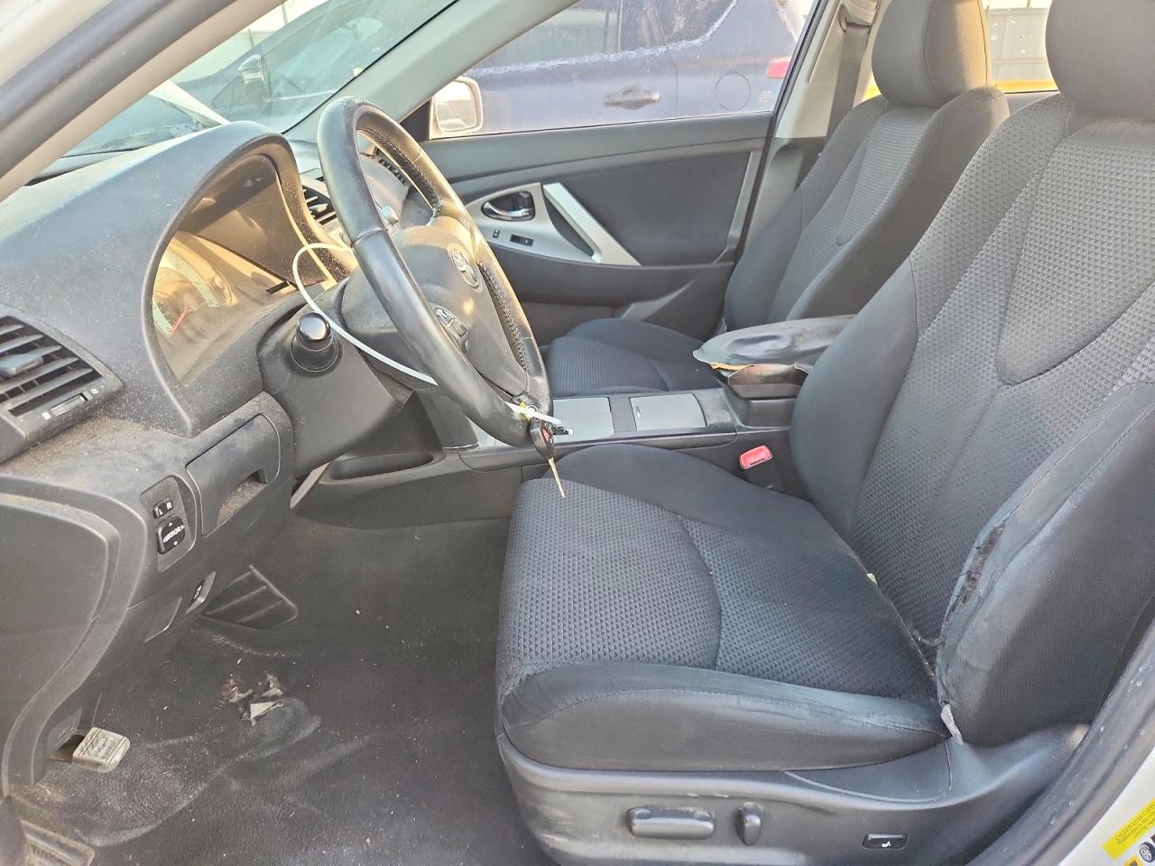 2010 TOYOTA CAMRY SE photo 7