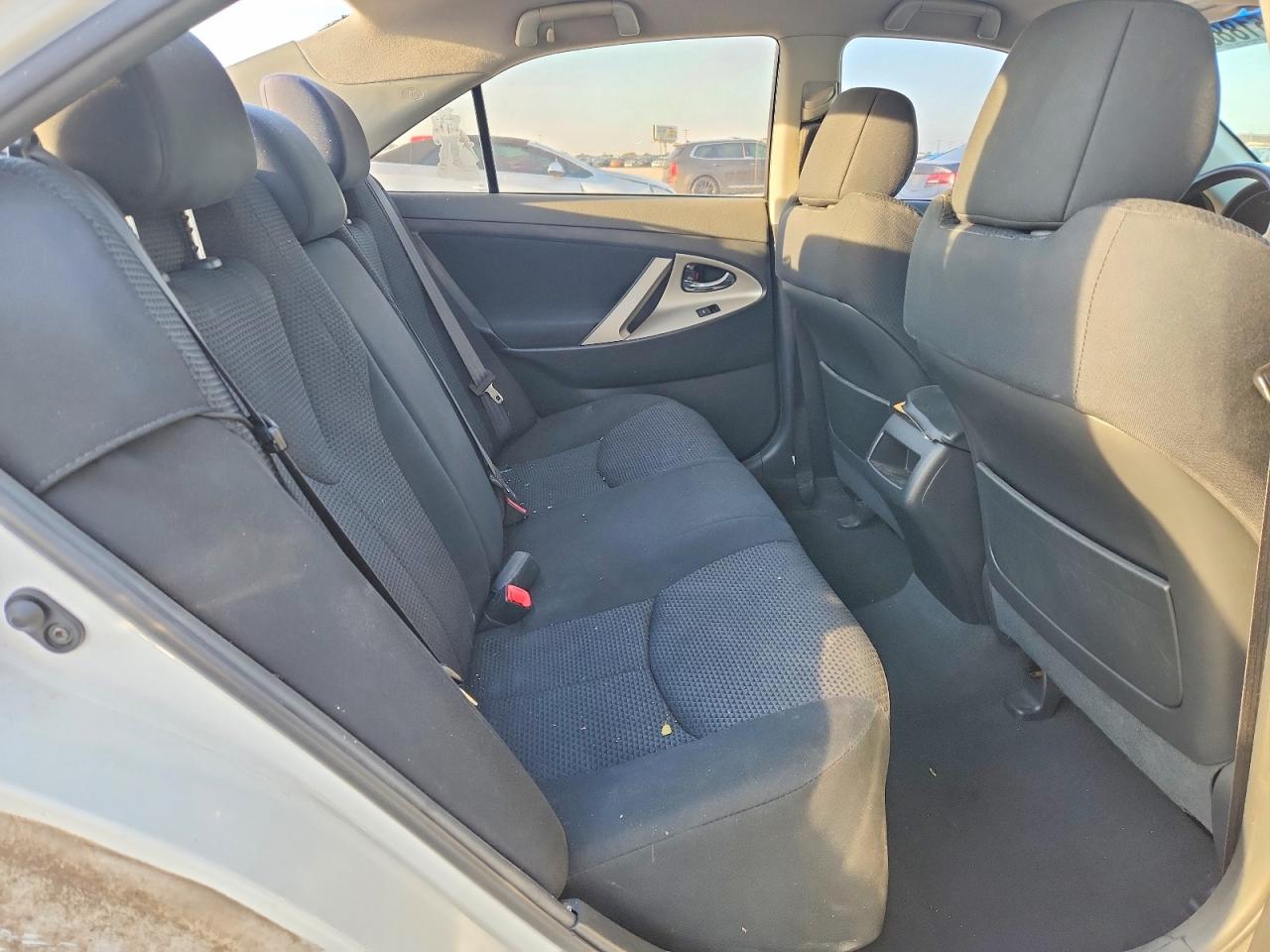2010 TOYOTA CAMRY SE photo 10