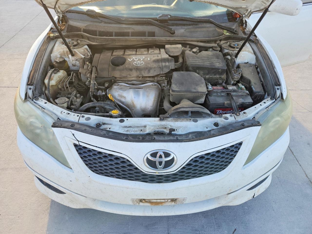 2010 TOYOTA CAMRY SE photo 11