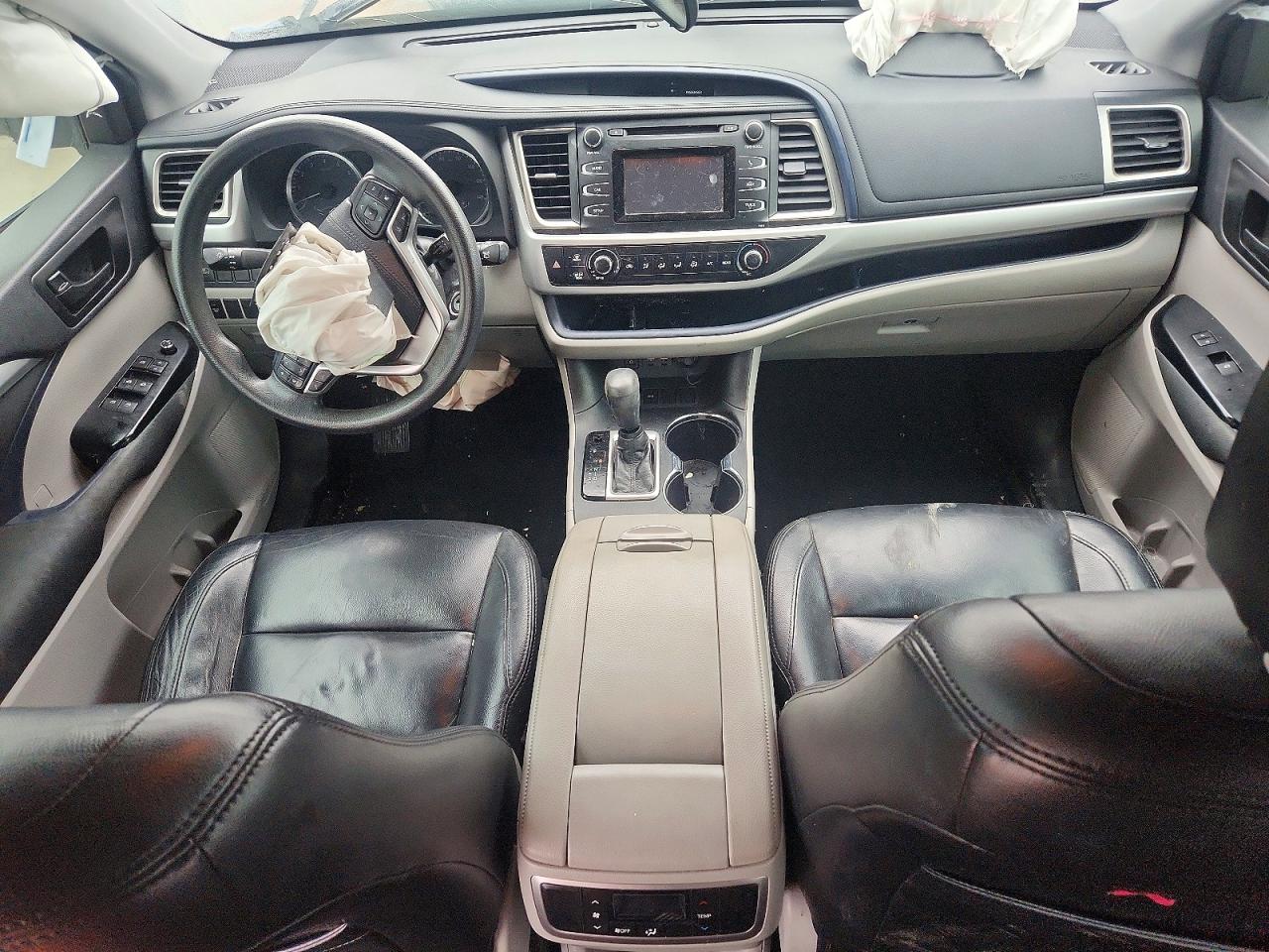2019 TOYOTA HIGHLANDER LE photo 15