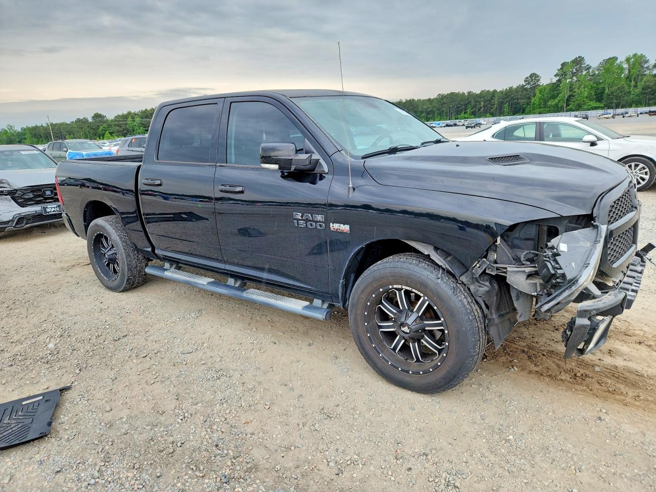 2015 RAM 1500 SPORT photo 10