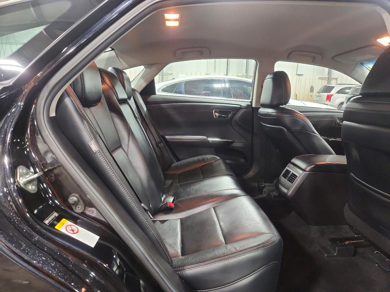 2016 TOYOTA AVALON XLE photo 19