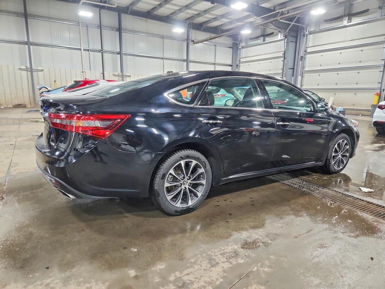 2016 TOYOTA AVALON XLE photo 5