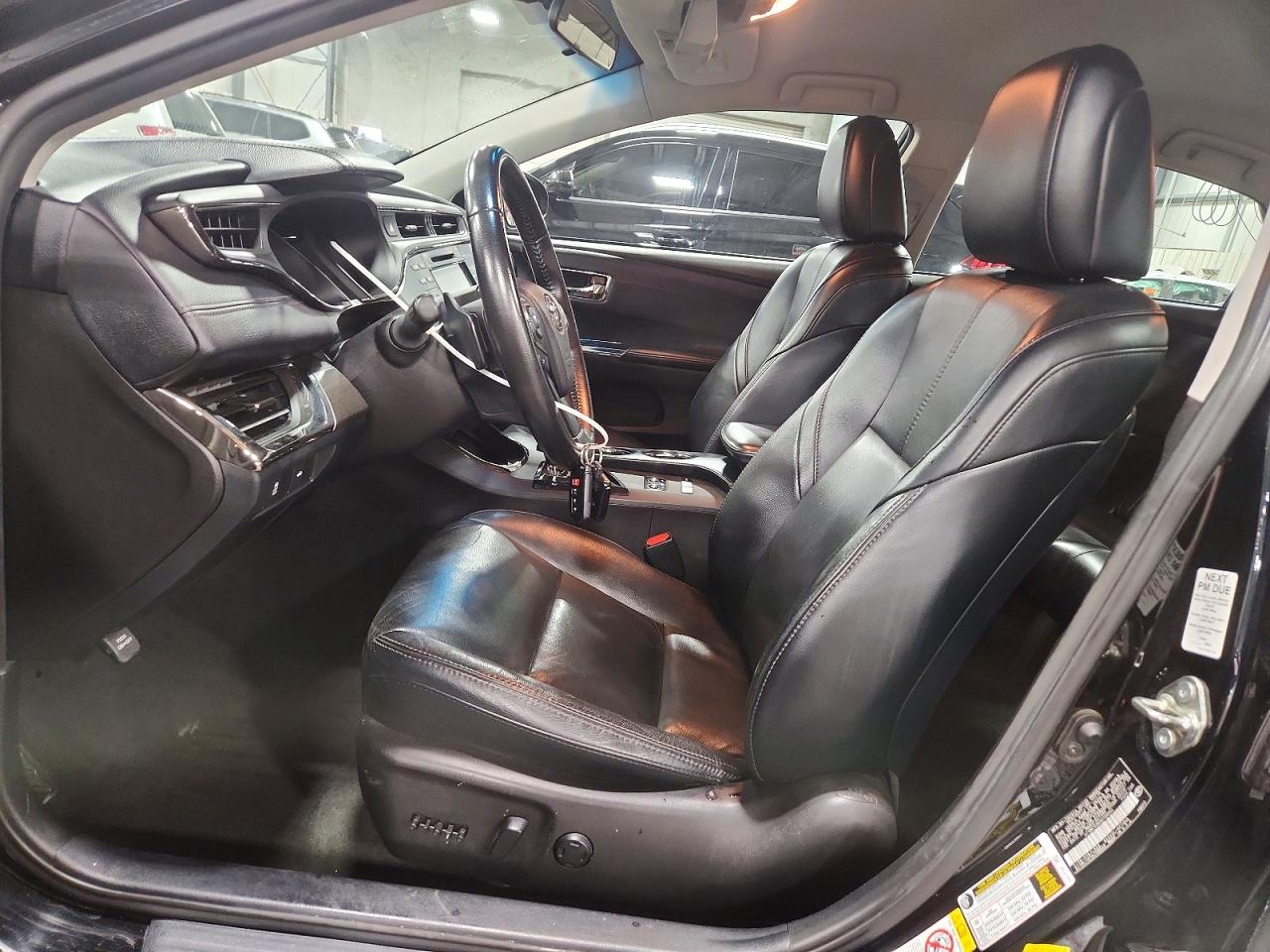 2016 TOYOTA AVALON XLE photo 13
