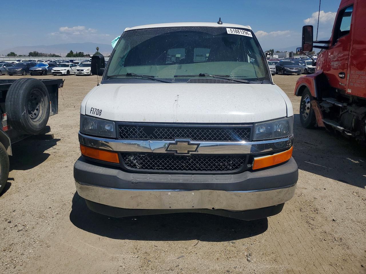 2017 CHEVROLET EXPRESS G3500 LT photo 9