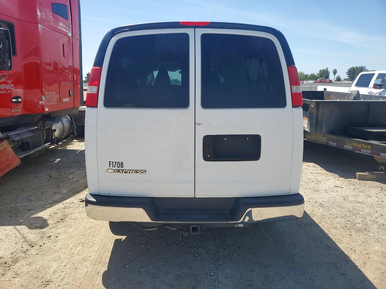 2017 CHEVROLET EXPRESS G3500 LT photo 11