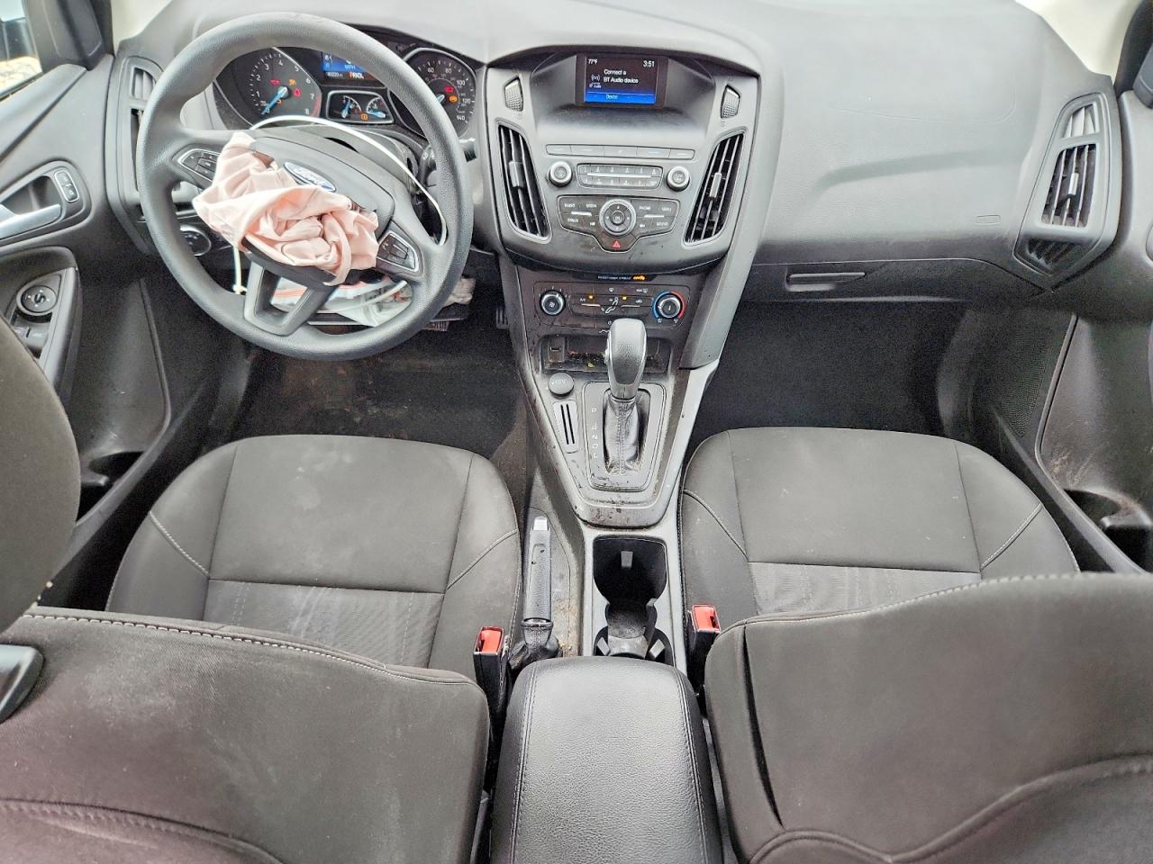 2018 FORD FOCUS SE photo 8