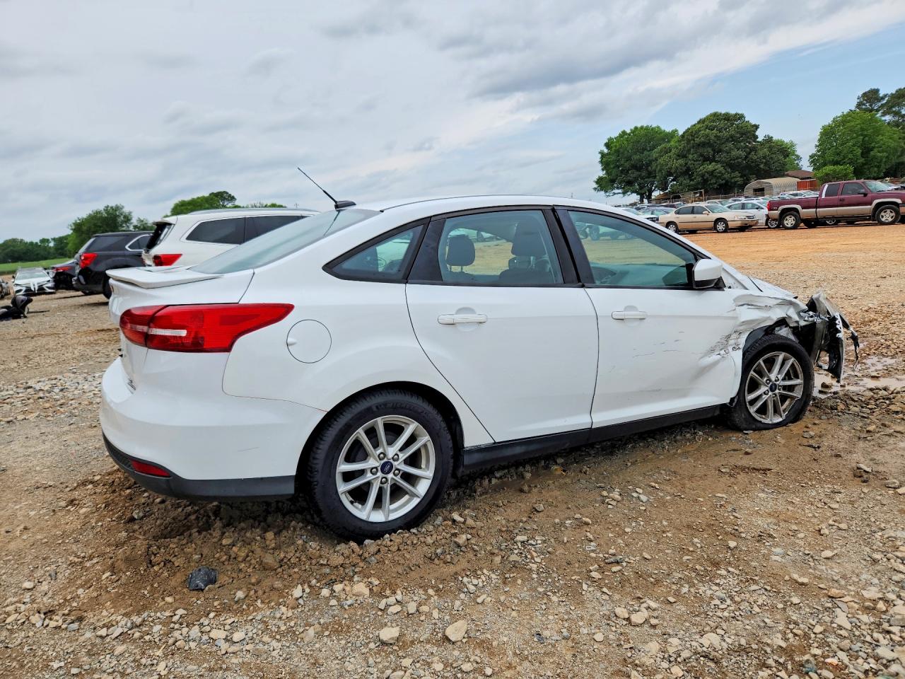 2018 FORD FOCUS SE photo 3