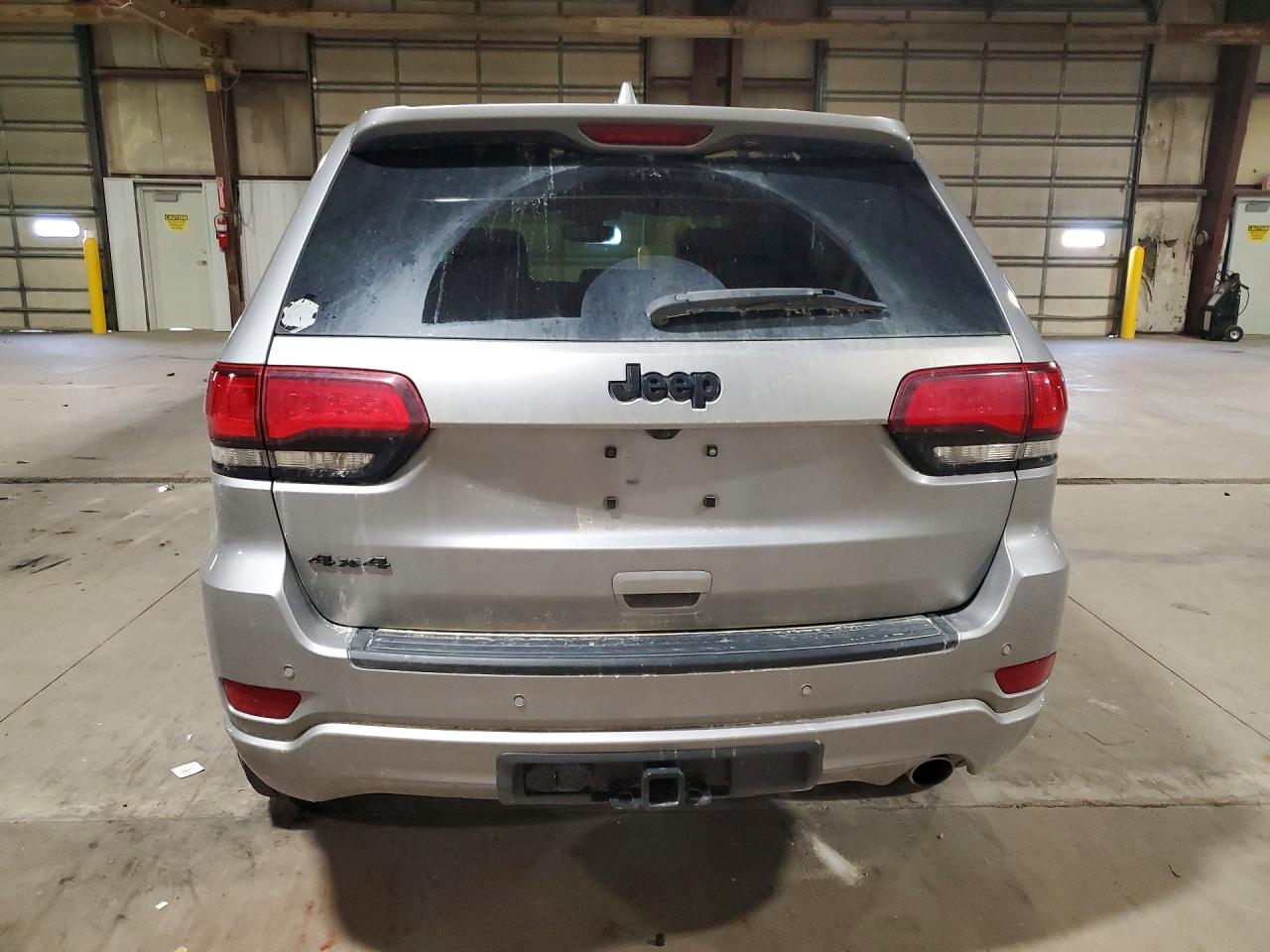 2019 JEEP GRAND CHEROKEE LAREDO photo 11