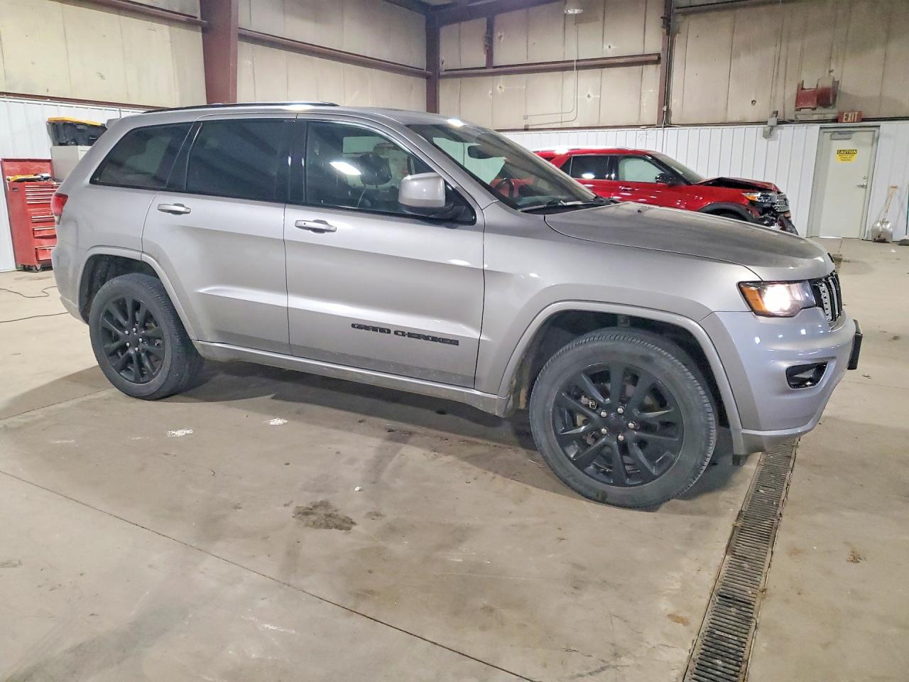2019 JEEP GRAND CHEROKEE LAREDO photo 7