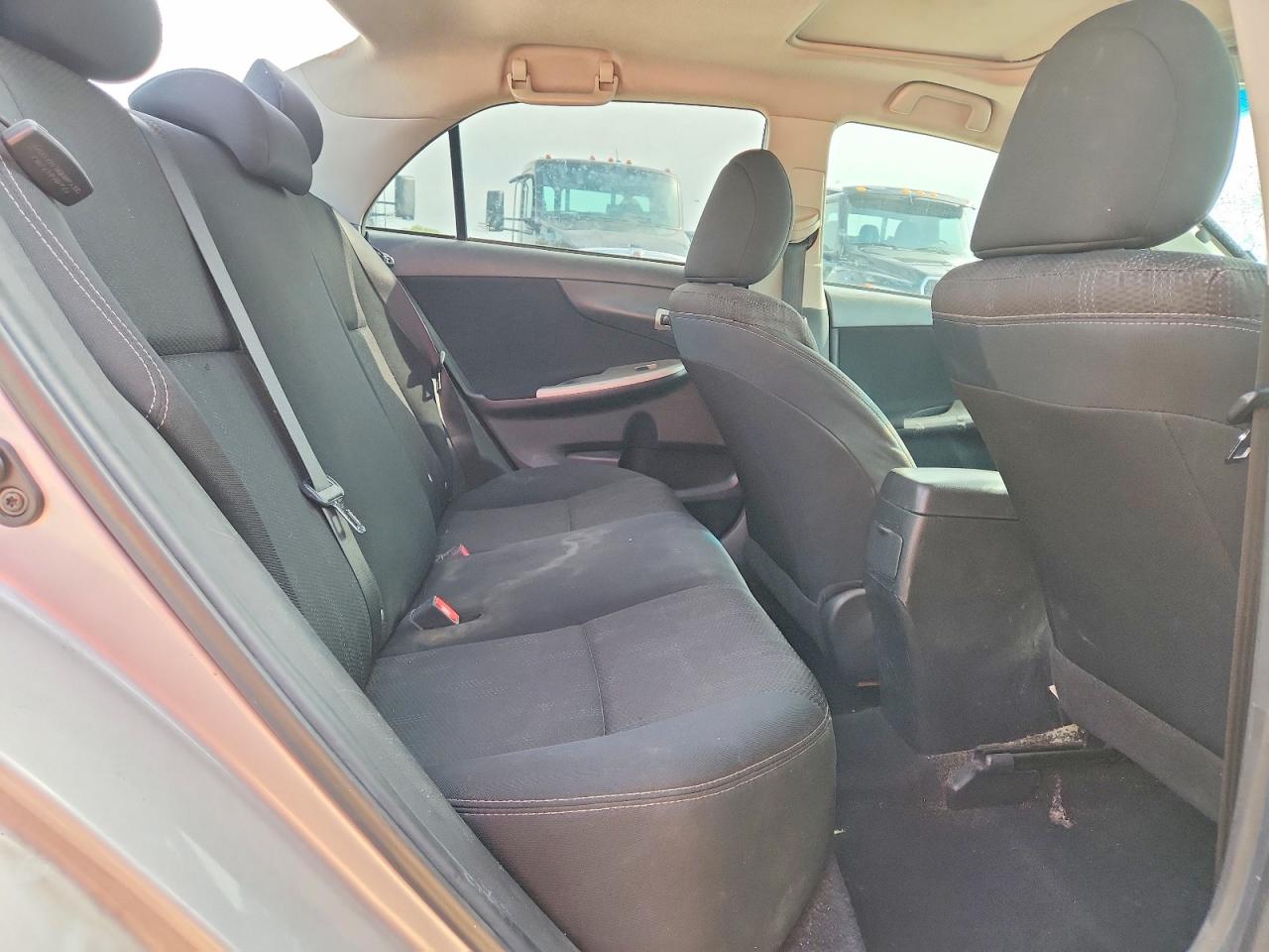 2012 TOYOTA COROLLA S photo 19