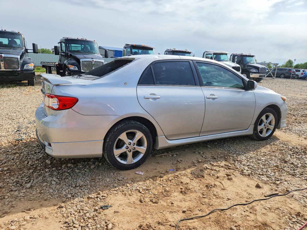 2012 TOYOTA COROLLA S photo 5