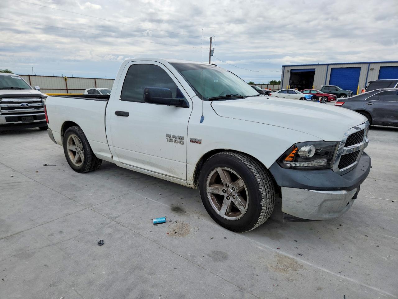 2014 RAM 1500 ST photo 4