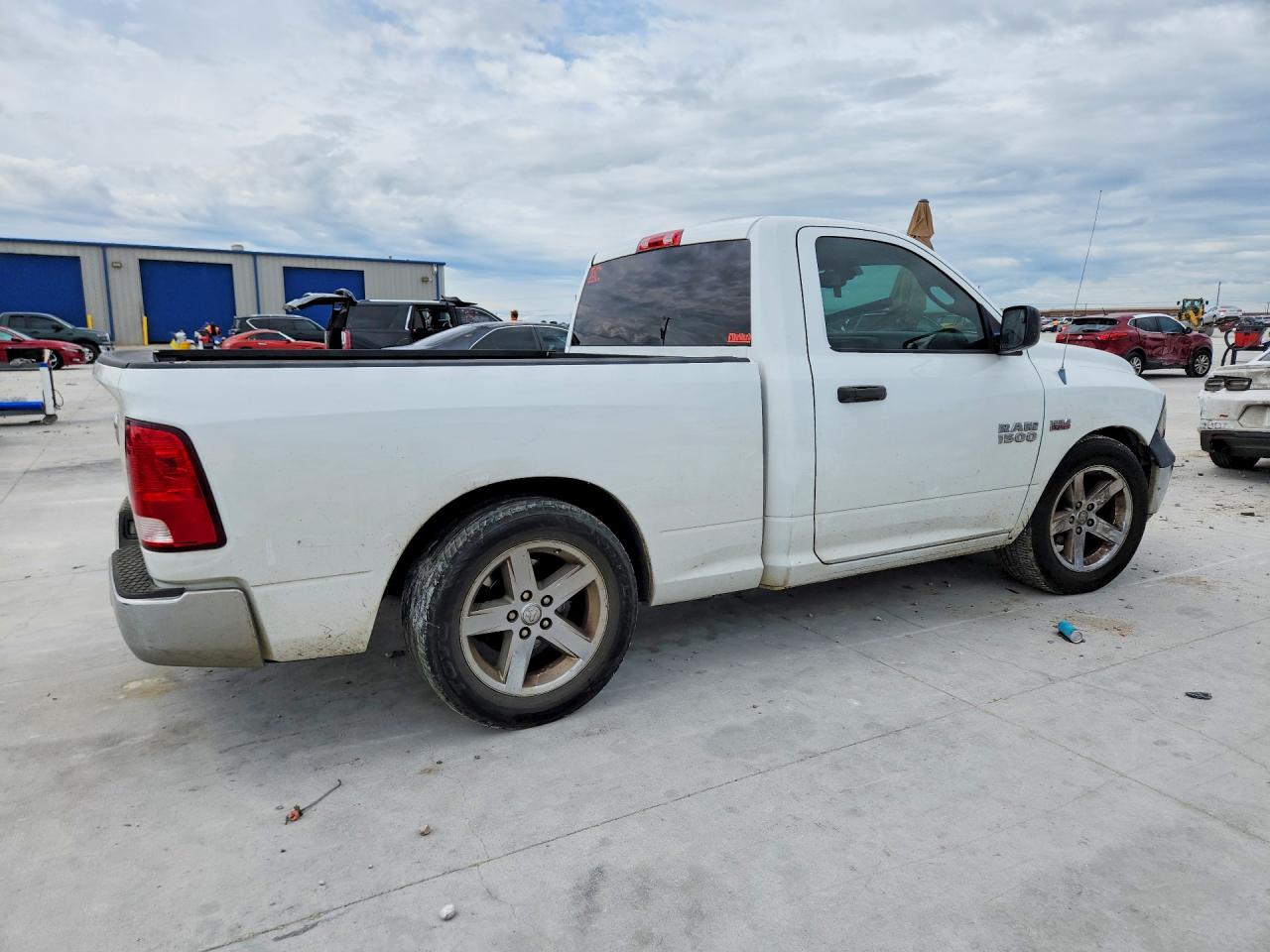 2014 RAM 1500 ST photo 3