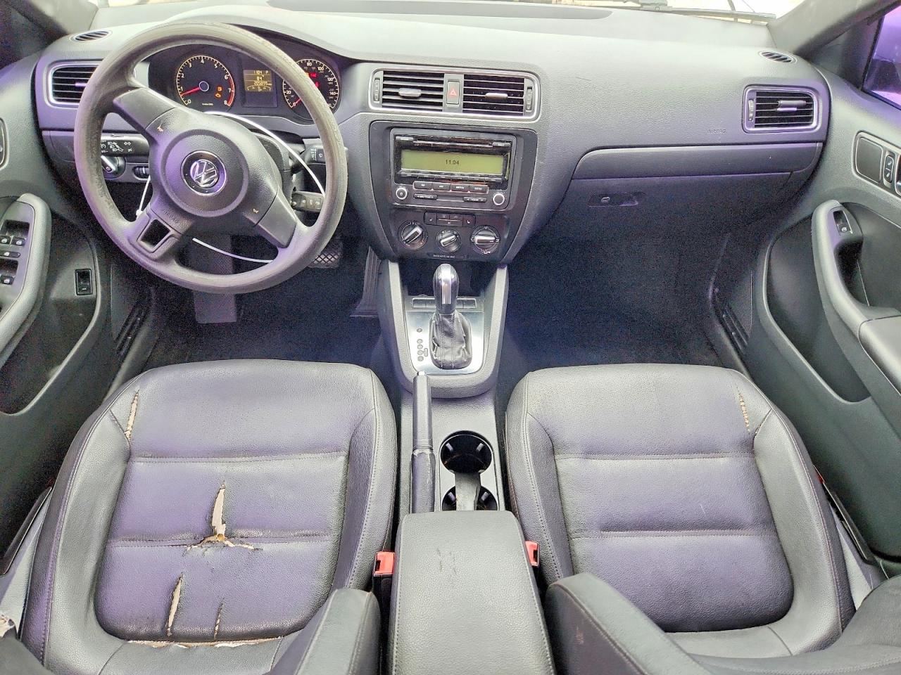 2011 VOLKSWAGEN JETTA SE photo 8