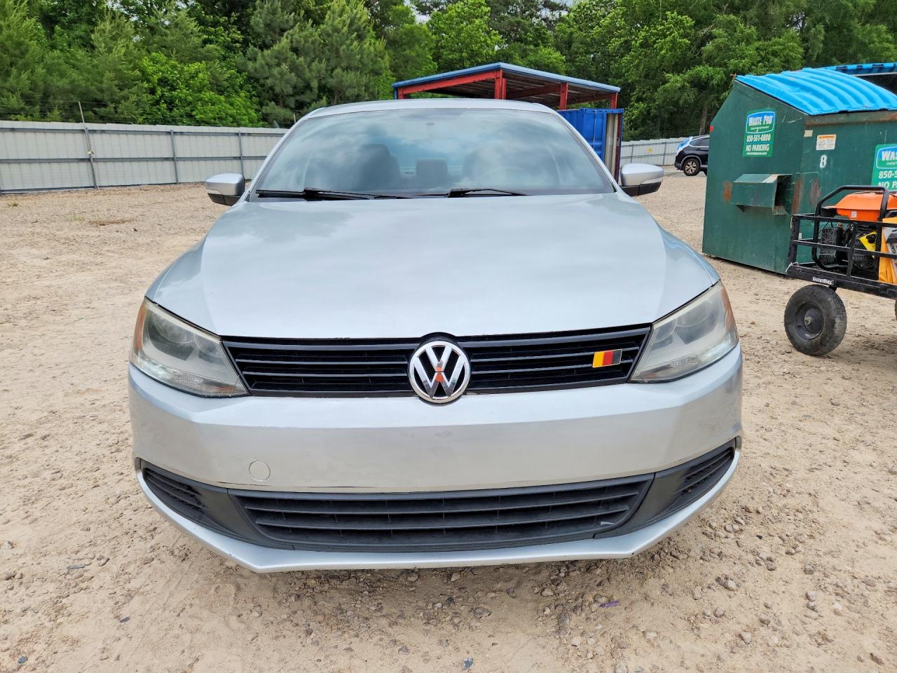 2011 VOLKSWAGEN JETTA SE photo 5