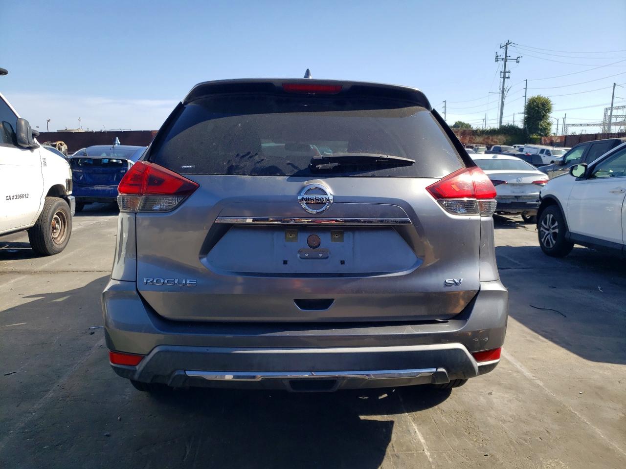2017 NISSAN ROGUE SV photo 11