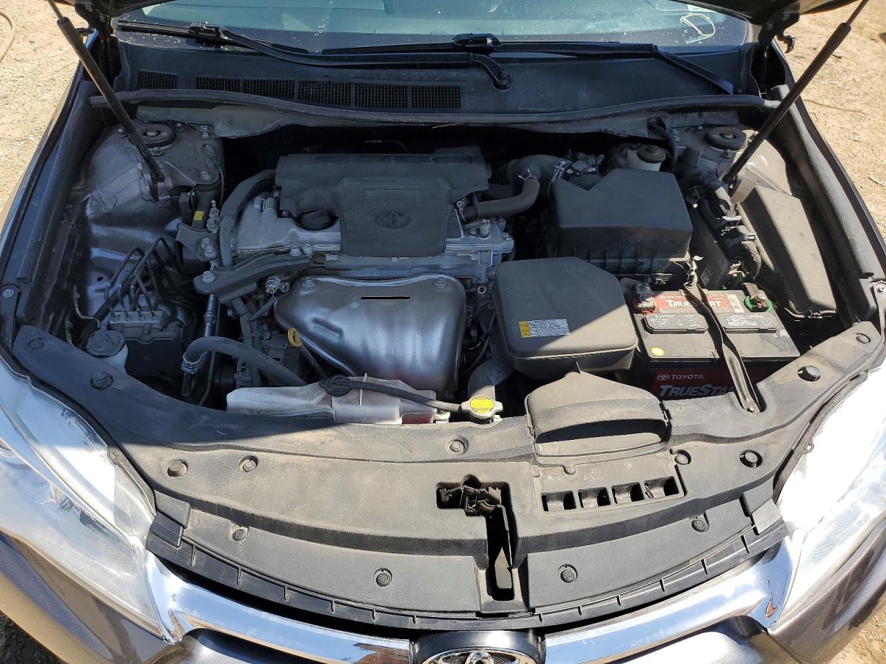 2015 TOYOTA CAMRY LE photo 21