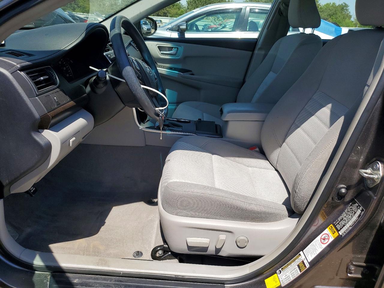 2015 TOYOTA CAMRY LE photo 13
