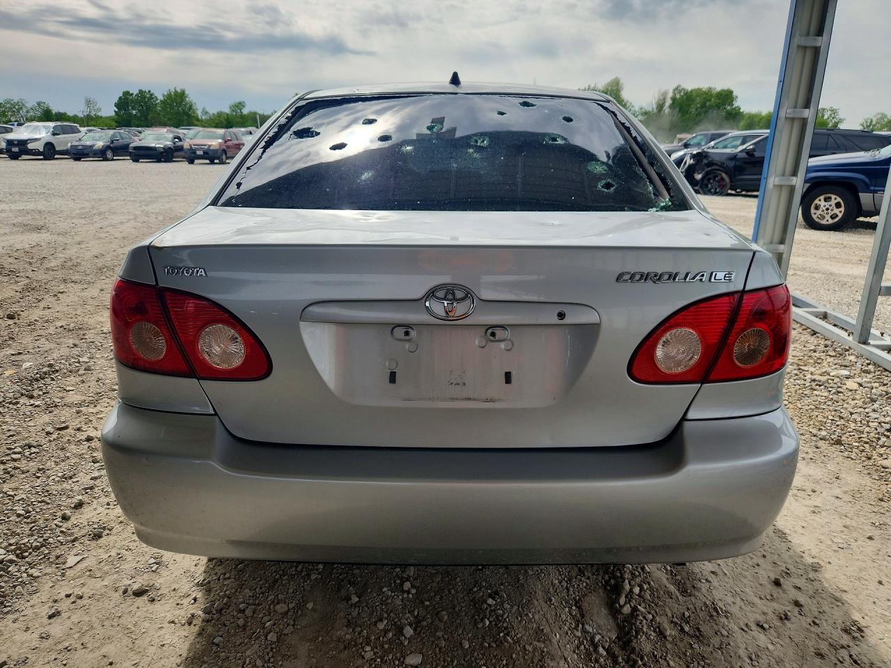 2005 TOYOTA COROLLA LE photo 11