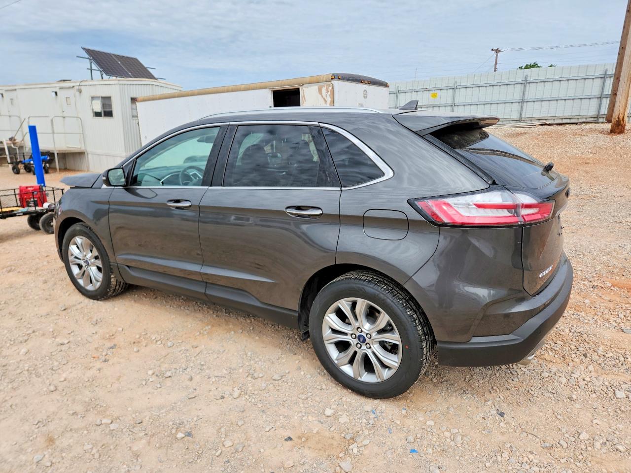 2019 FORD EDGE TITANIUM photo 2