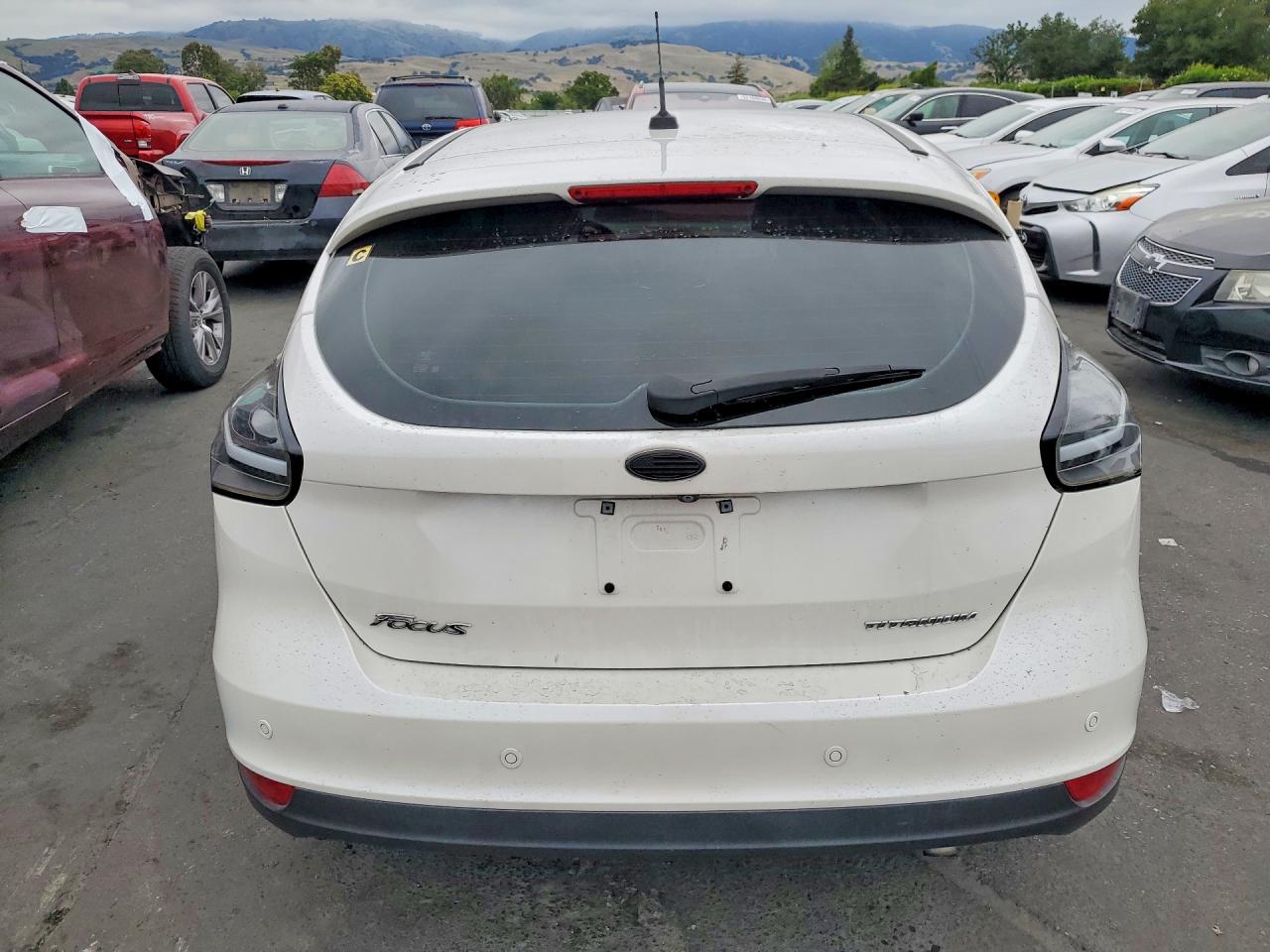 2017 FORD FOCUS TITANIUM photo 6
