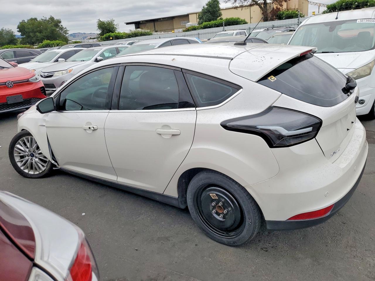 2017 FORD FOCUS TITANIUM photo 2