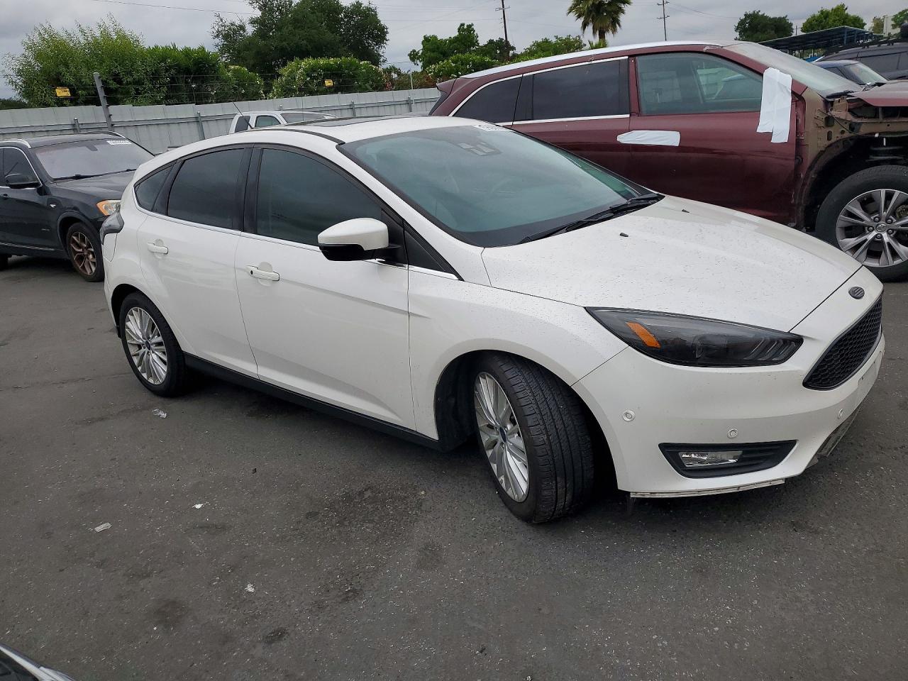 2017 FORD FOCUS TITANIUM photo 4