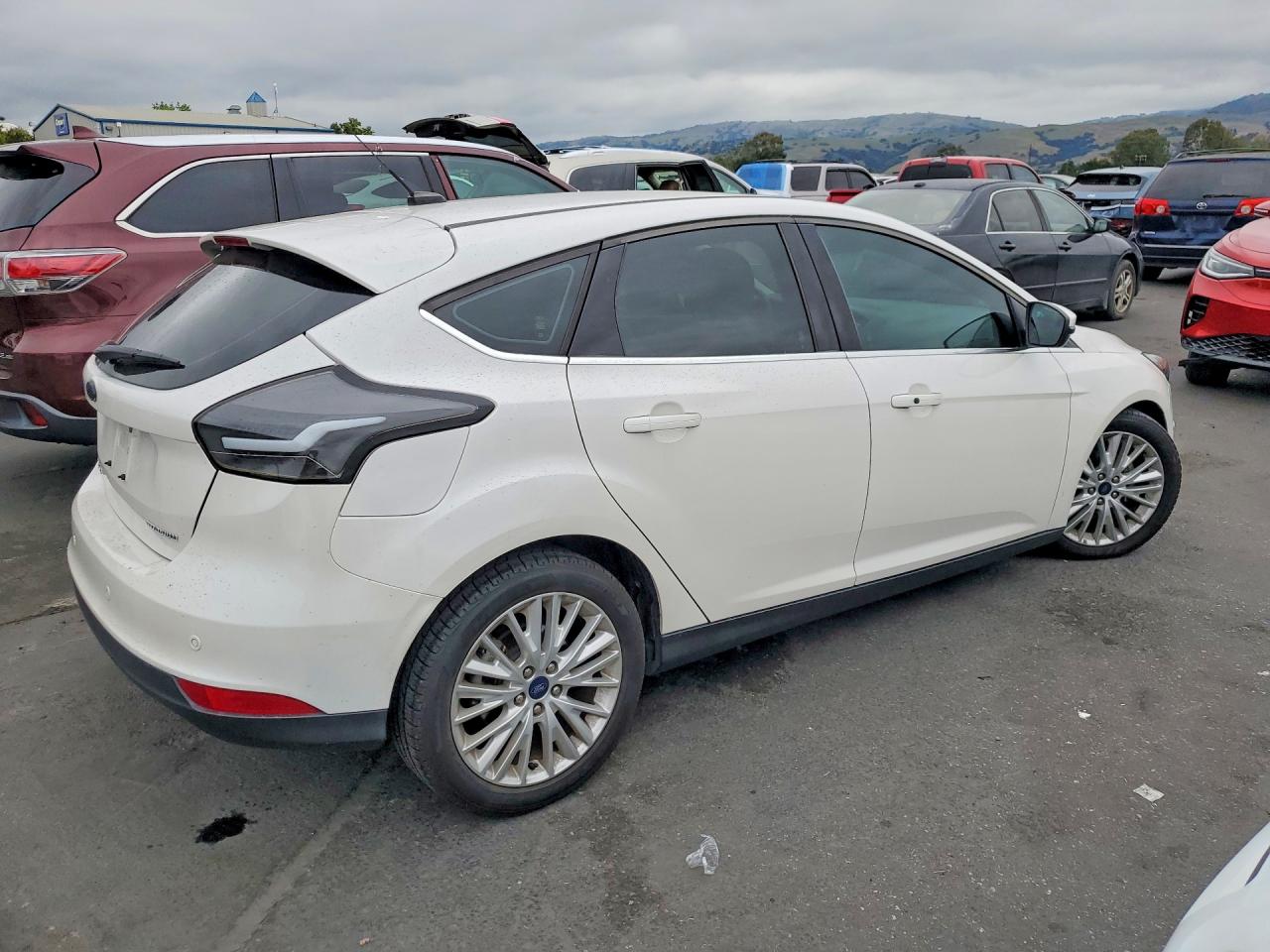 2017 FORD FOCUS TITANIUM photo 3