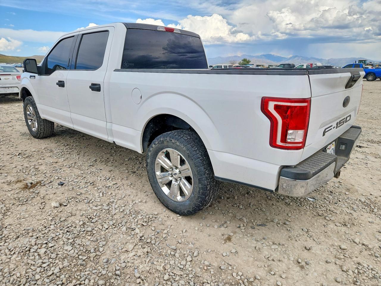 2015 FORD F150 SUPERCREW photo 4