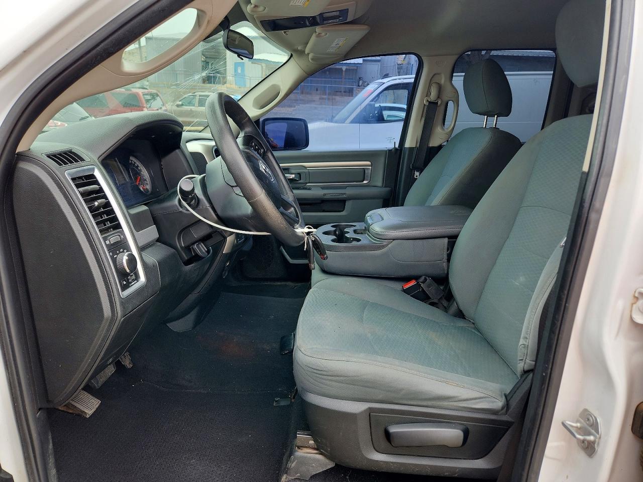 2018 RAM 1500 SLT photo 13