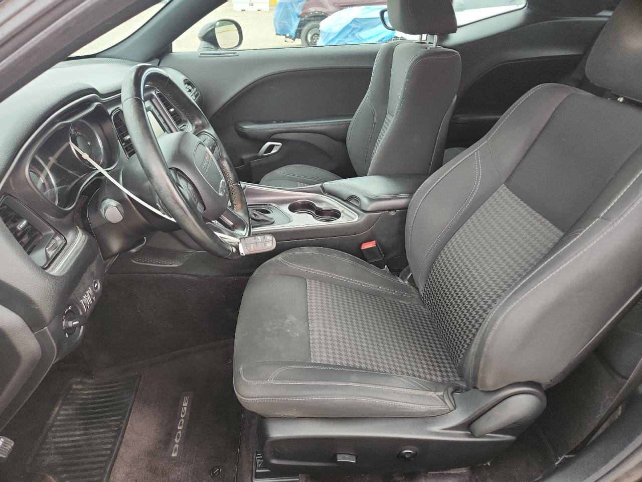 2016 DODGE CHALLENGER SXT photo 13