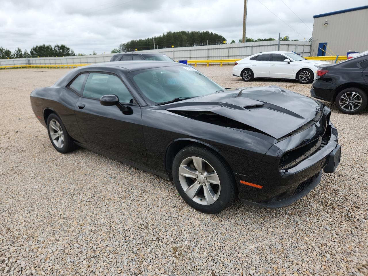 2016 DODGE CHALLENGER SXT photo 7