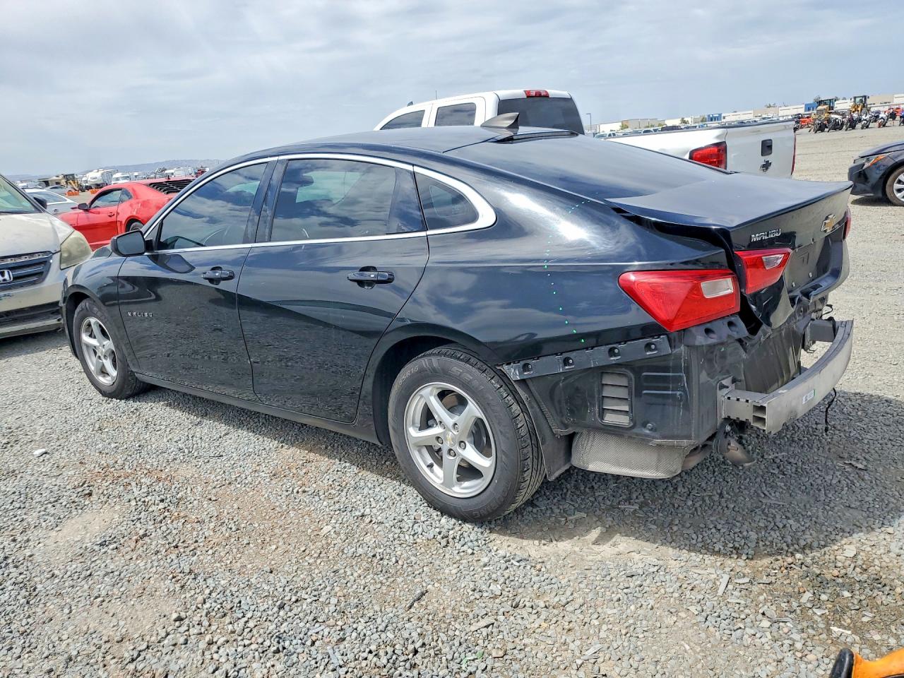 2018 CHEVROLET MALIBU LS photo 3