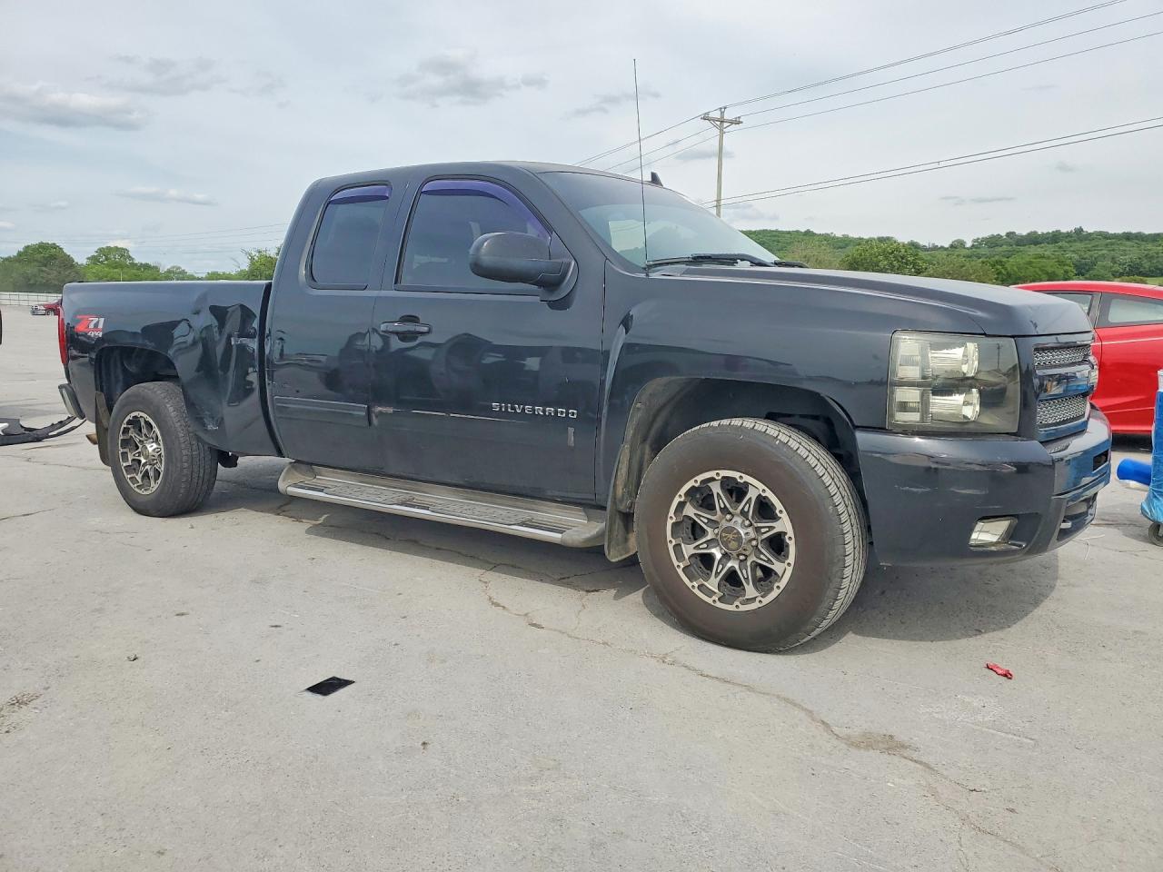 2010 CHEVROLET SILVERADO K1500 LT photo 4