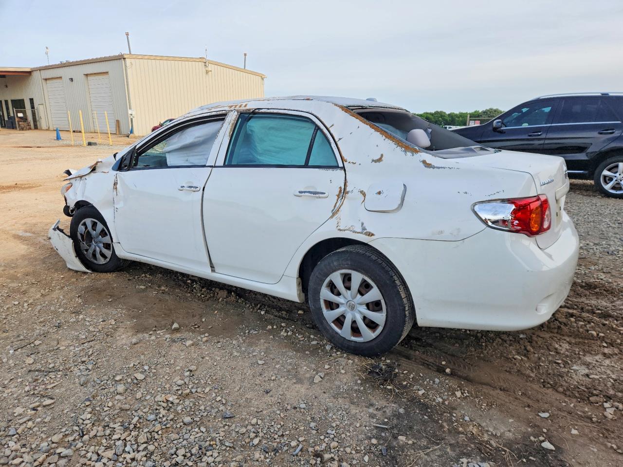 2010 TOYOTA COROLLA LE photo 3