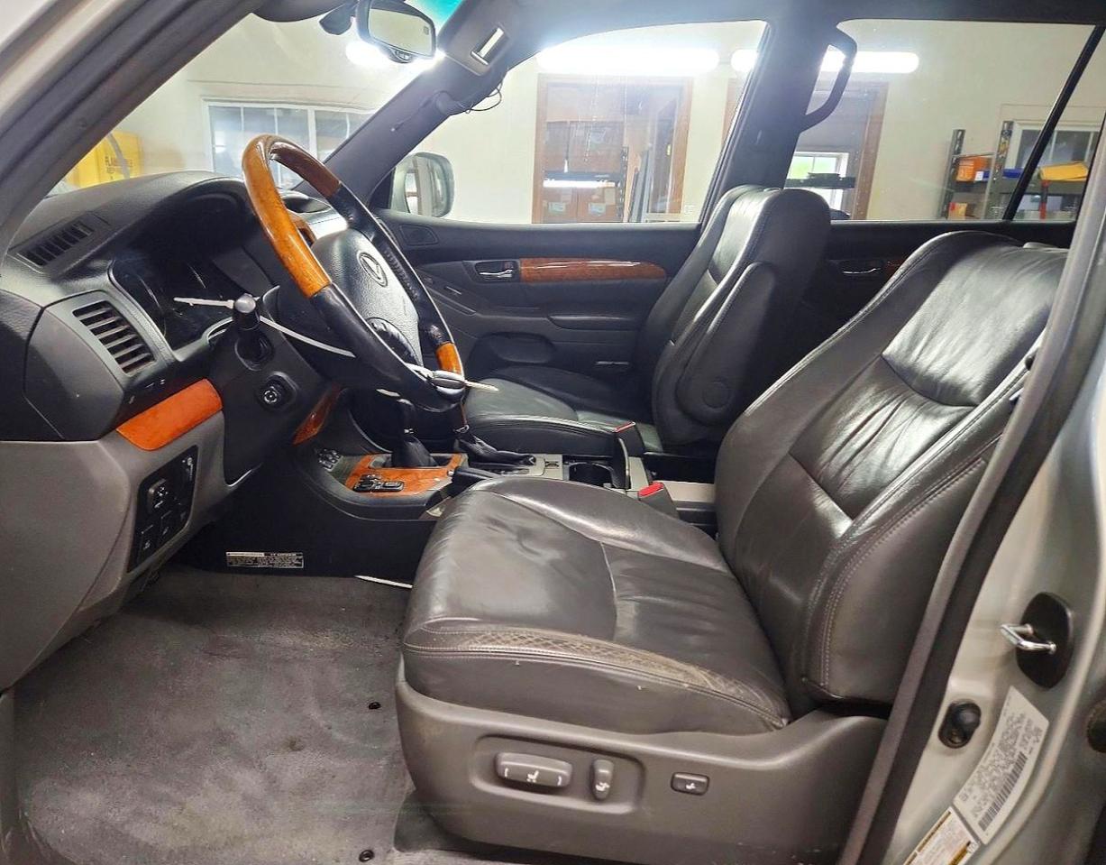 2005 LEXUS GX 470 photo 13