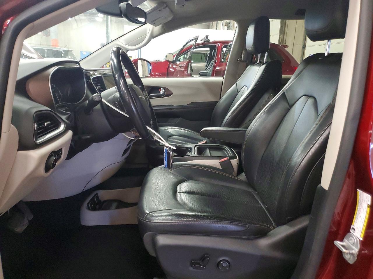 2019 CHRYSLER PACIFICA TOURING L photo 7