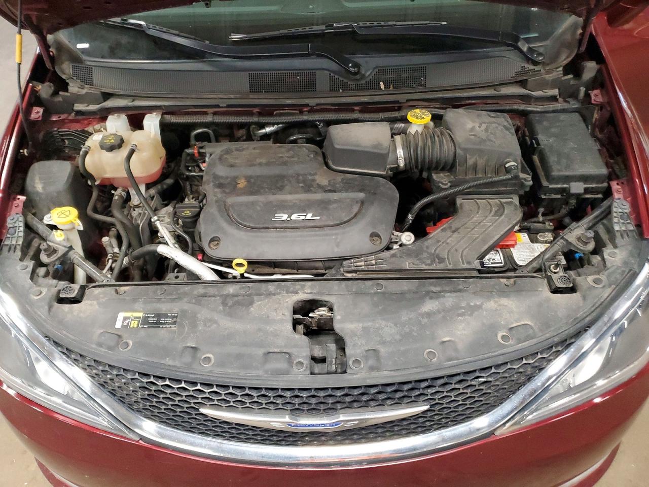 2019 CHRYSLER PACIFICA TOURING L photo 12