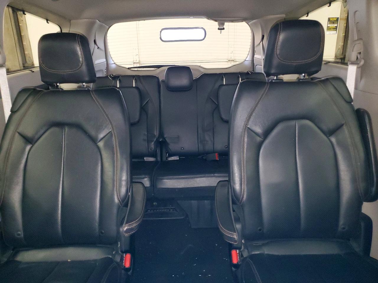 2019 CHRYSLER PACIFICA TOURING L photo 10