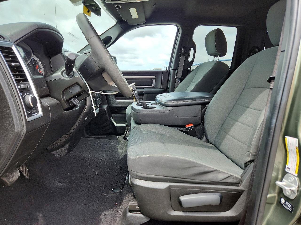 2021 RAM 1500 CLASSIC SLT photo 7