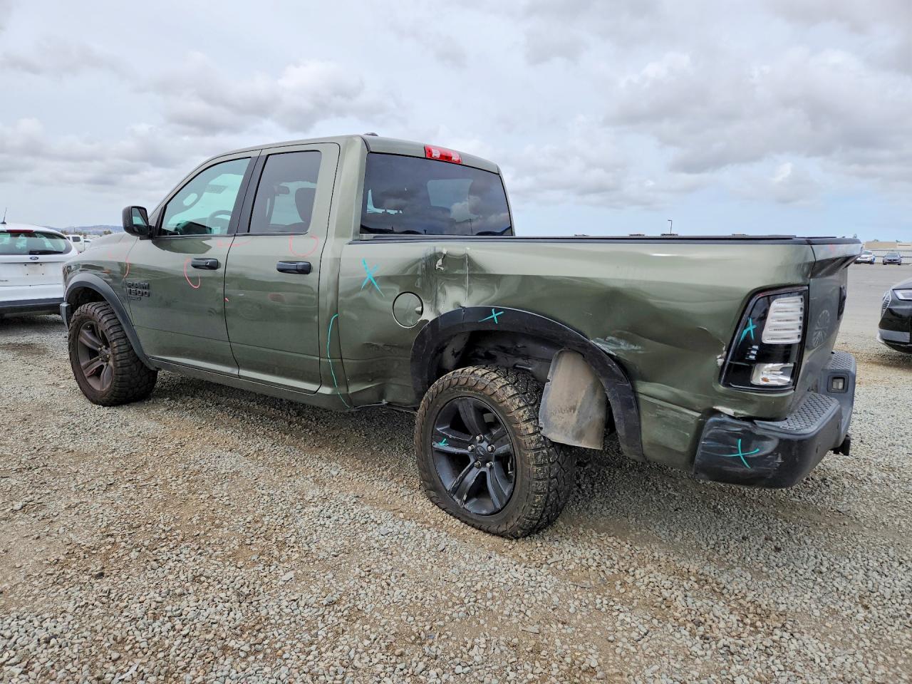 2021 RAM 1500 CLASSIC SLT photo 2