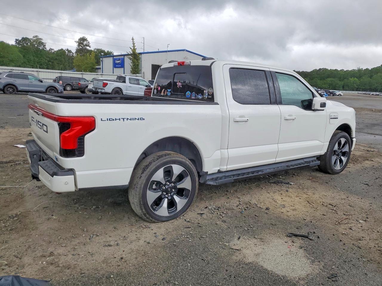 2023 FORD F150 LIGHTNING PRO photo 7