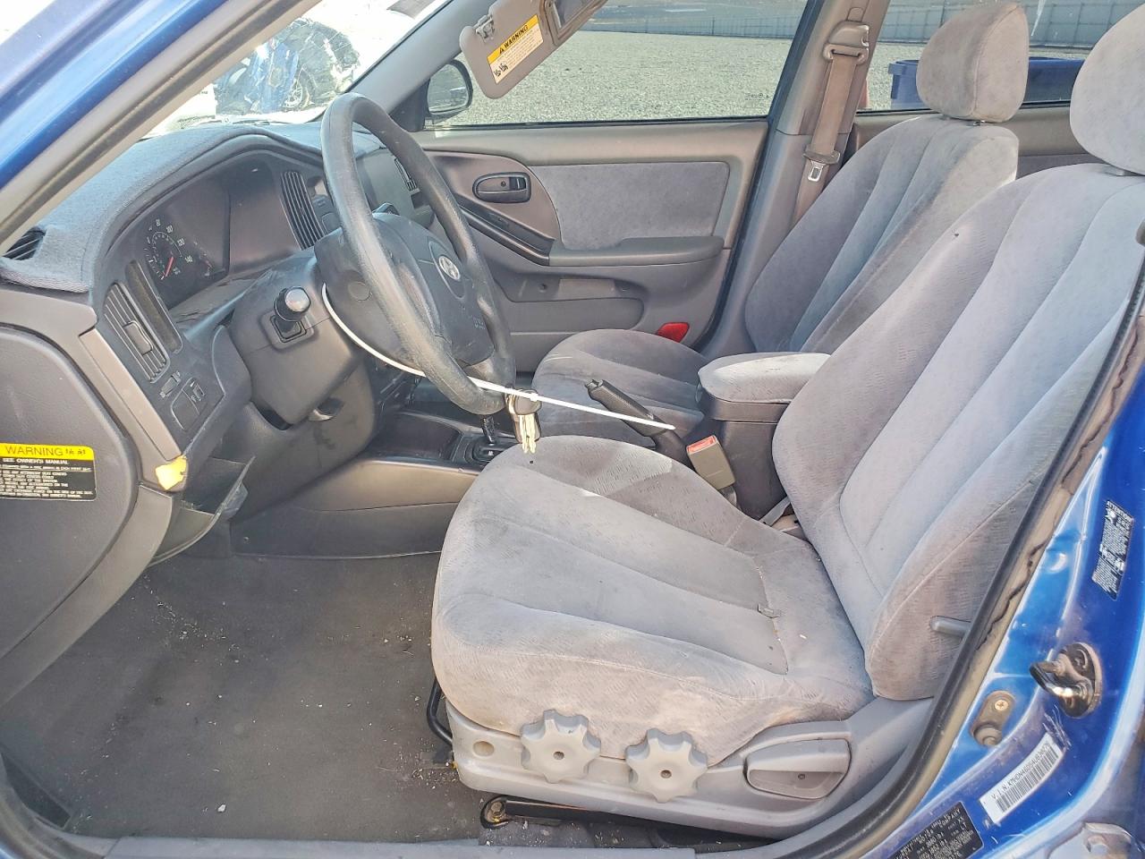 2004 HYUNDAI ELANTRA GLS photo 7