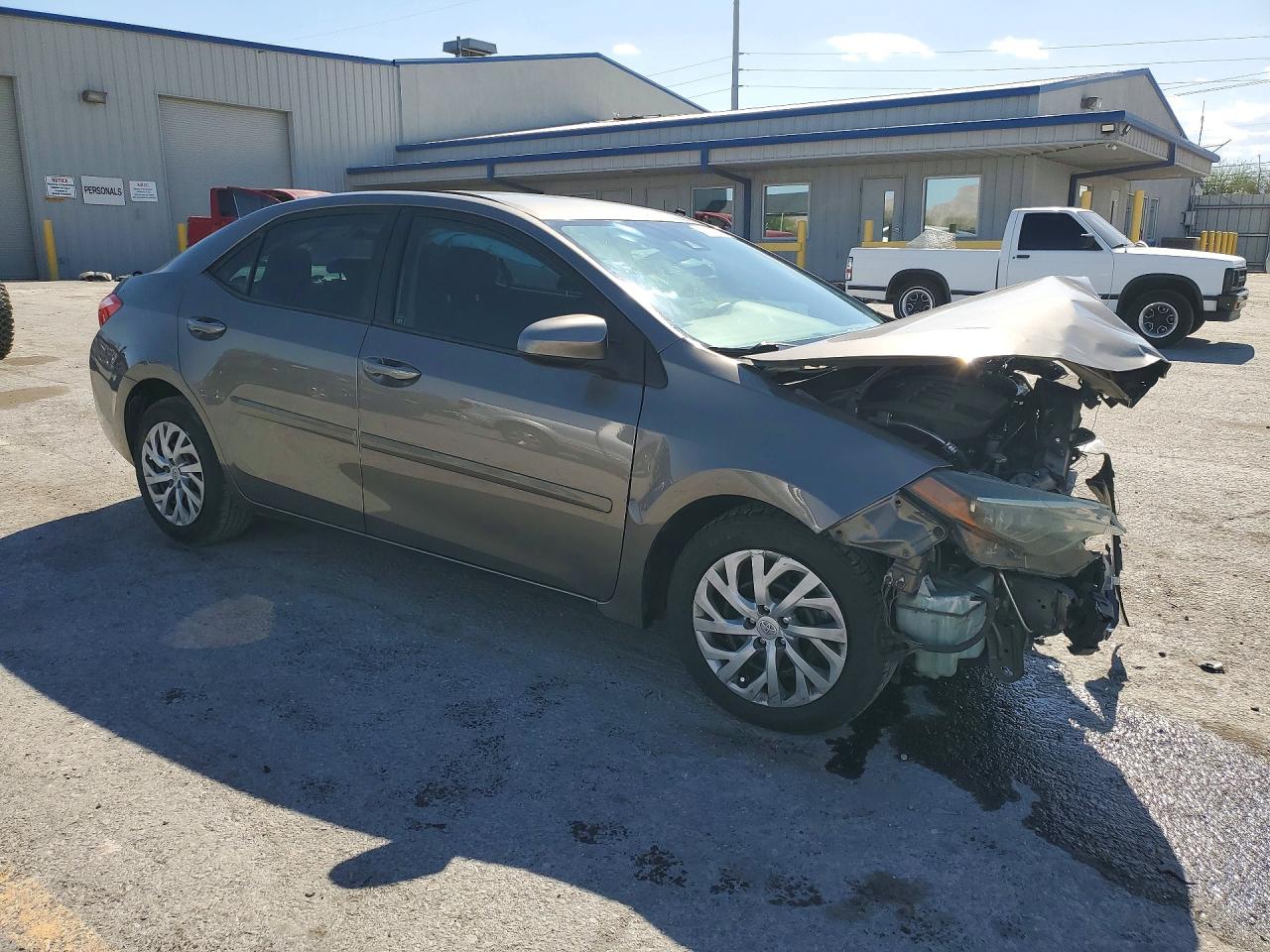2018 TOYOTA COROLLA LE photo 10