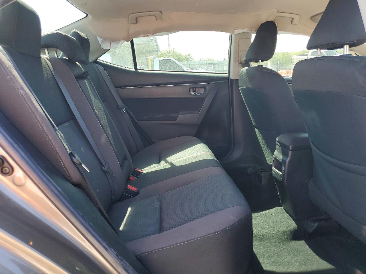 2018 TOYOTA COROLLA LE photo 28